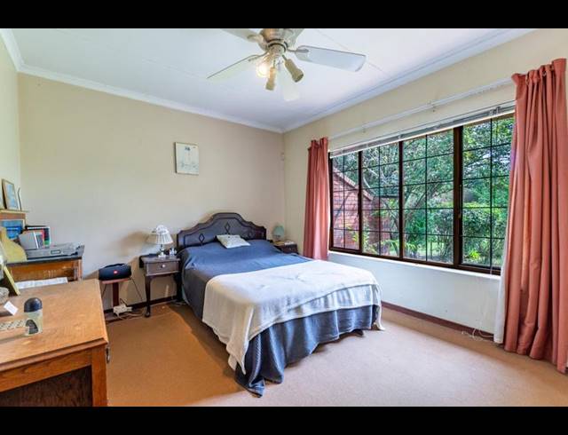 2 BEDROOM TOWNHOUSE FOR SALE IN HAYFIELDS